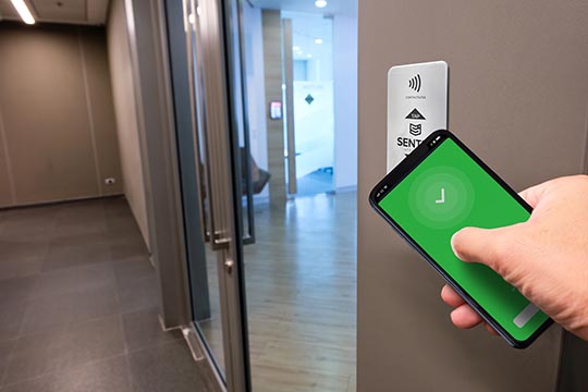 Mobile tapping passive nfc tile for mobile door access